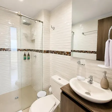 Apartamento Coastal Blush, Sea View, Terrace & Pool *